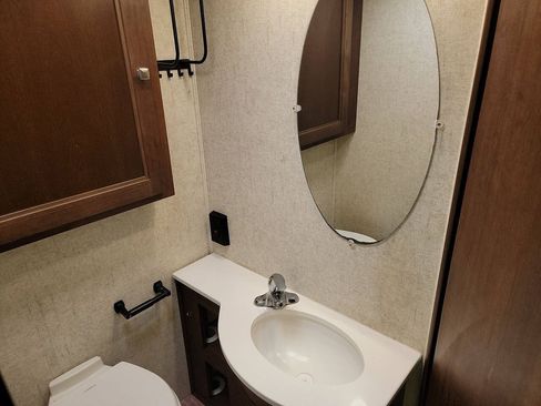 Used 2019 Ford E-450 and Econoline 450 Super Duty w/ Motorhome Prep Package RWD image 3