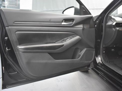 Used 2024 Nissan Altima 2.5 SV image 27