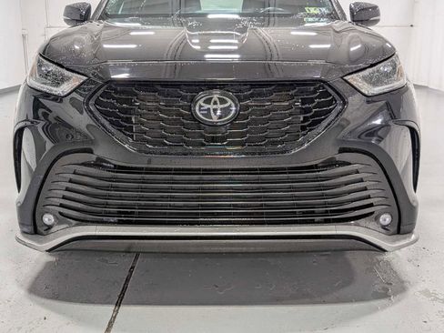 Used 2021 Toyota Highlander XSE image 2