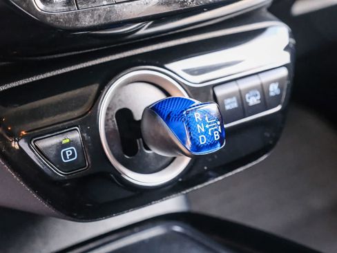 Certified 2022 Toyota Prius Prime LE FWD image 21