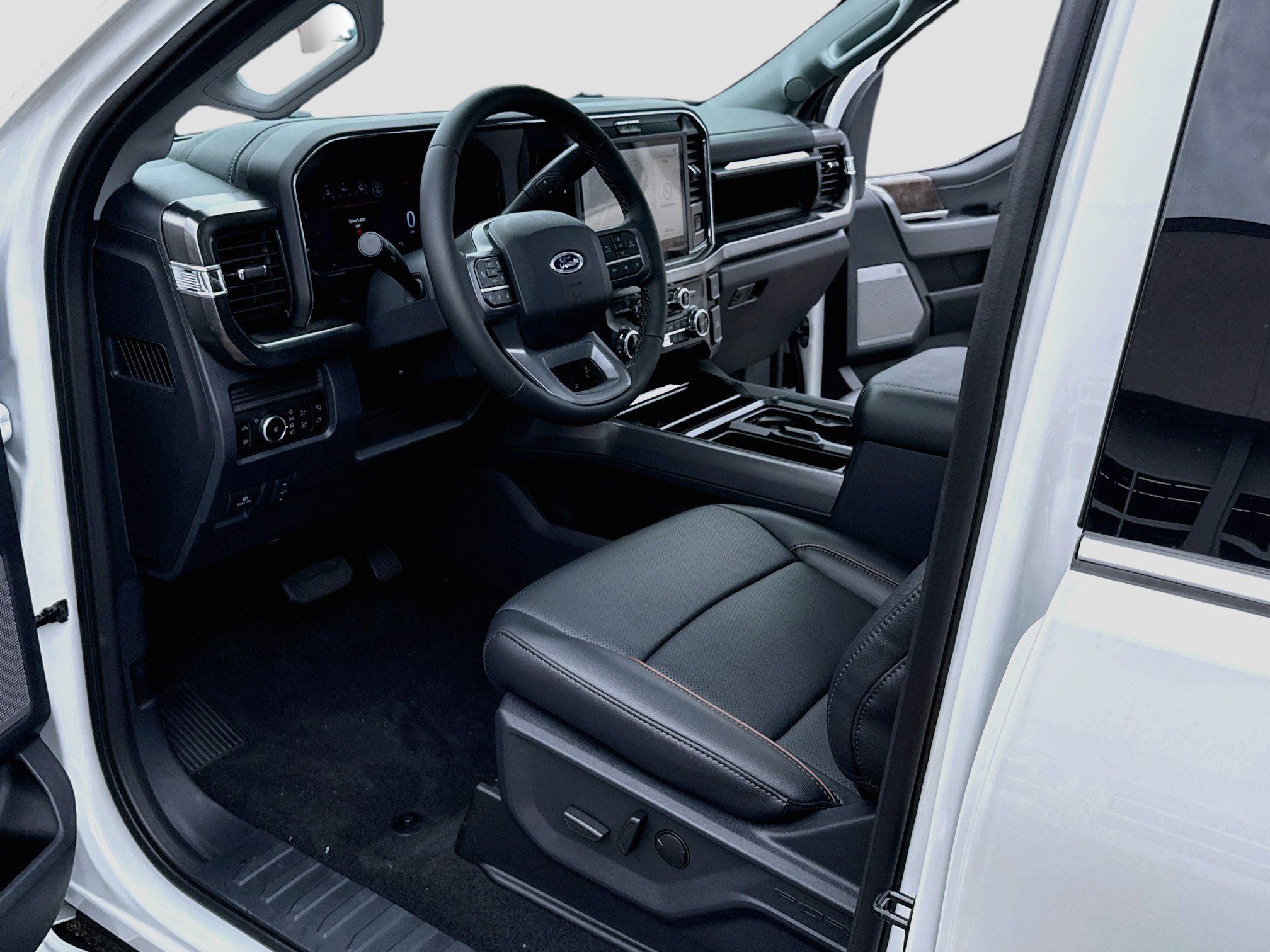 New 2026 Ford F250 Lariat w/ Tremor Off-Road Package AWD/4WD image 4