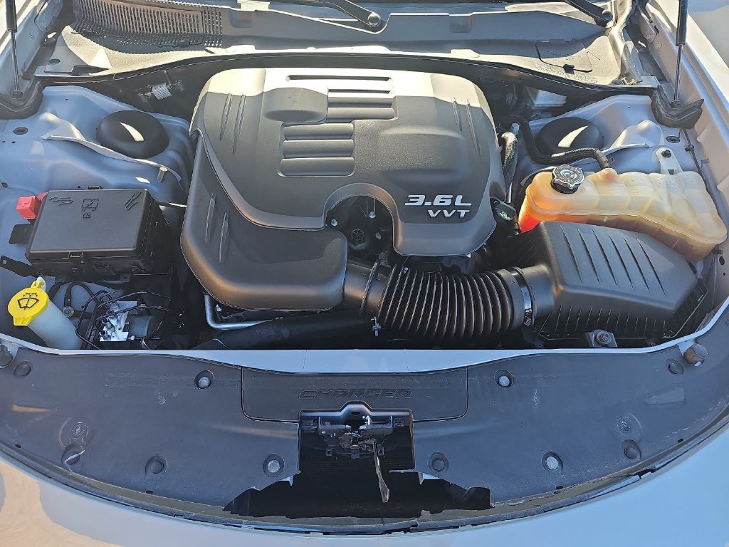 Used 2021 Dodge Charger SXT w/ Leather Interior Group RWD image 30