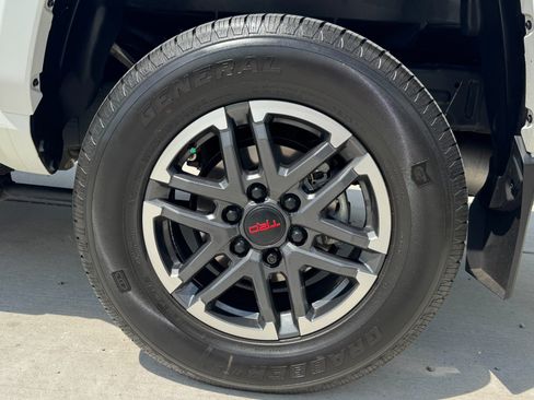 Used 2025 Toyota Tacoma Limited AWD/4WD image 73