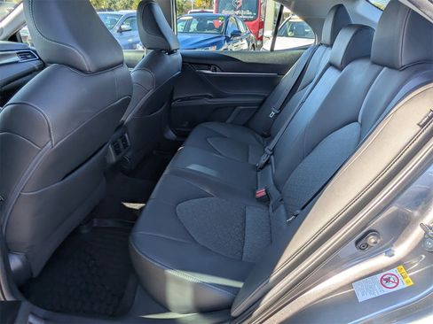 Used 2018 Toyota Camry XSE image 13