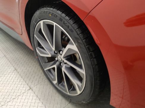 Used 2020 Toyota Corolla SE w/ SE Premium Package FWD image 31
