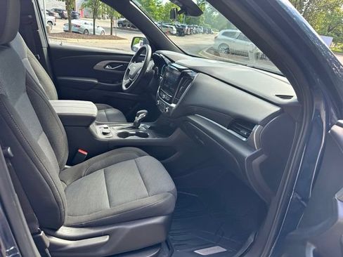 Used 2023 Chevrolet Traverse LT FWD image 30