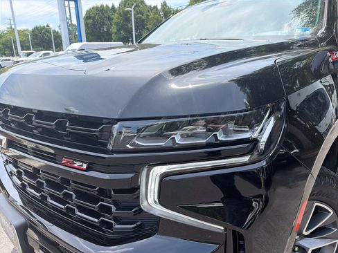 Used 2024 Chevrolet Tahoe Z71 w/ Luxury Package AWD/4WD image 6