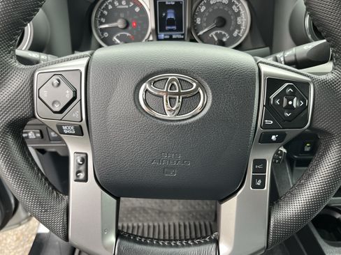 Certified 2023 Toyota Tacoma SR5 AWD/4WD image 18
