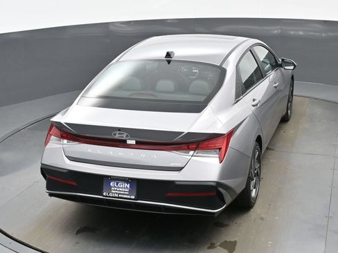 Used 2025 Hyundai Elantra Limited FWD image 37
