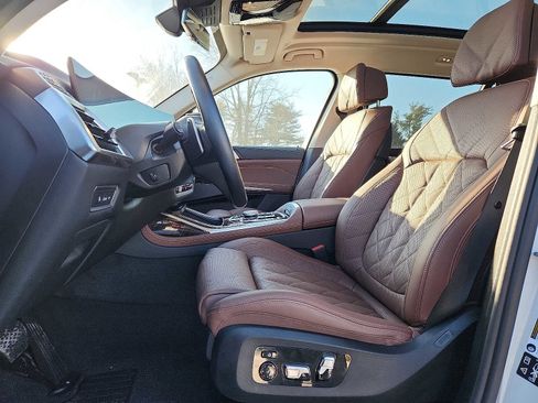 Used 2026 BMW X7 xDrive40i w/ Premium Package image 13