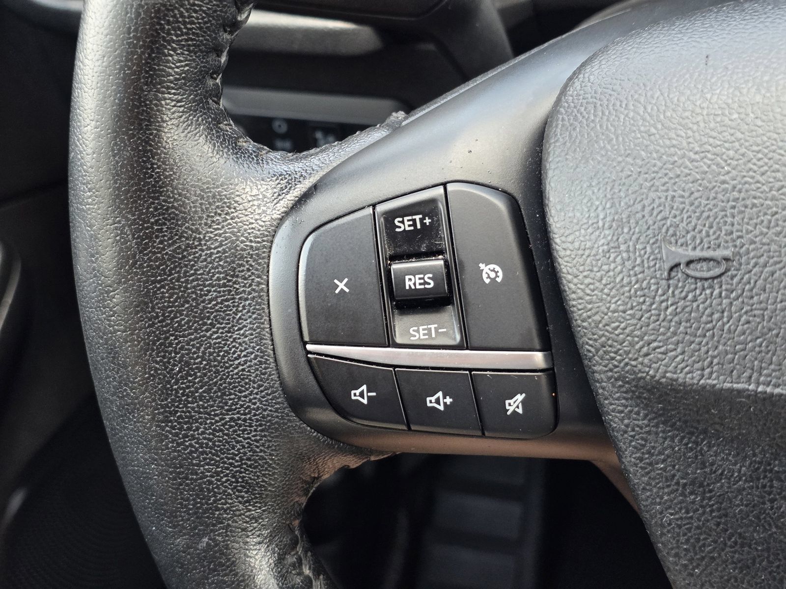 Used 2020 Ford Escape SEL FWD image 27