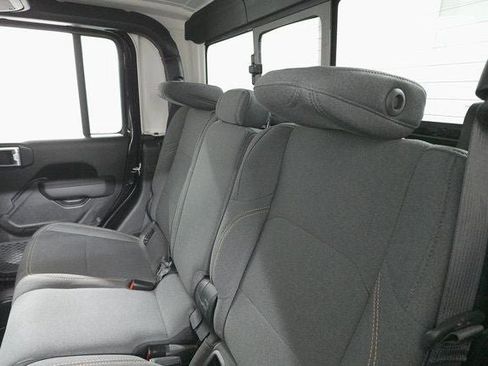 Used 2024 Jeep Gladiator Sport image 25