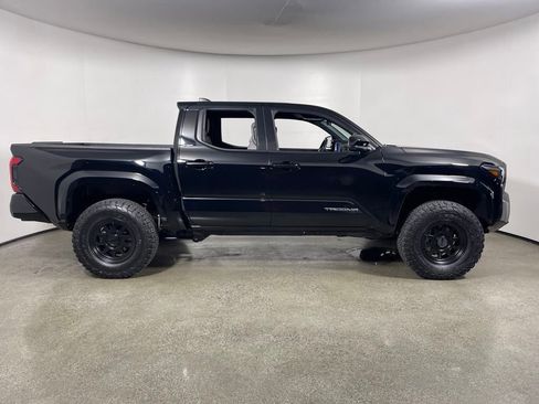 New 2025 Toyota Tacoma SR5 image 2