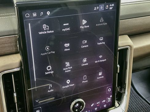 Used 2025 GMC Yukon XL Denali Ultimate AWD/4WD image 16