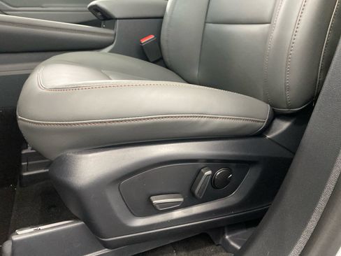 New 2026 Ford Explorer Active w/ Active Comfort Package AWD/4WD image 17