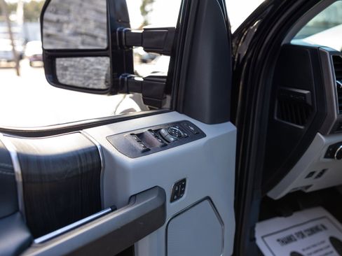 Used 2022 Ford F450 Limited w/ FX4 Off-Road Package image 33