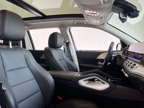 Used 2024 Mercedes-Benz GLS 450 4MATIC w/ AMG Line Exterior image 22