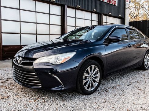 Used 2015 Toyota Camry XLE image 5
