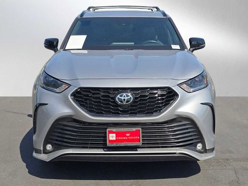 Used 2021 Toyota Highlander XSE FWD image 8