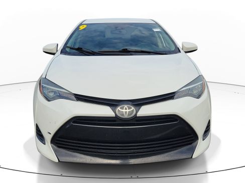 Used 2019 Toyota Corolla LE FWD image 2