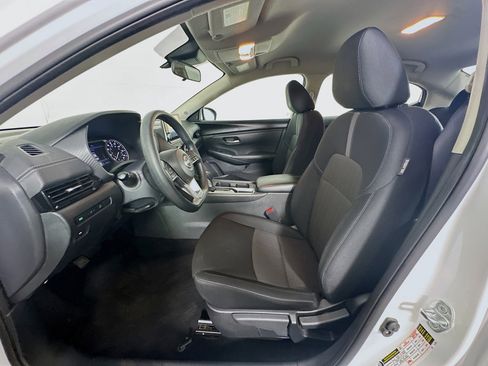 Used 2024 Nissan Sentra SV image 13