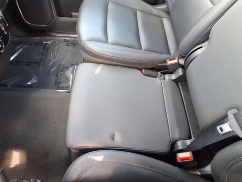 Used 2025 GMC Sierra 1500 SLT image 15