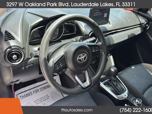 Used 2019 Toyota Yaris LE FWD image 22