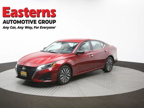 Used 2025 Nissan Altima 2.5 SV FWD image 55