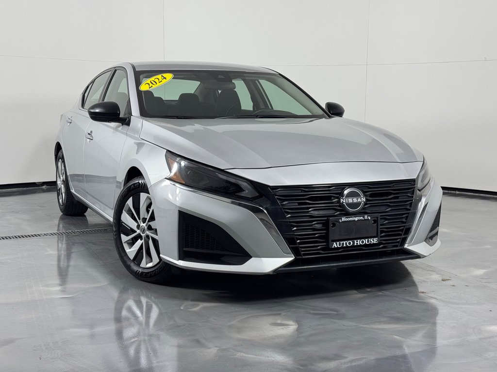 Used 2024 Nissan Altima 2.5 S FWD image 2