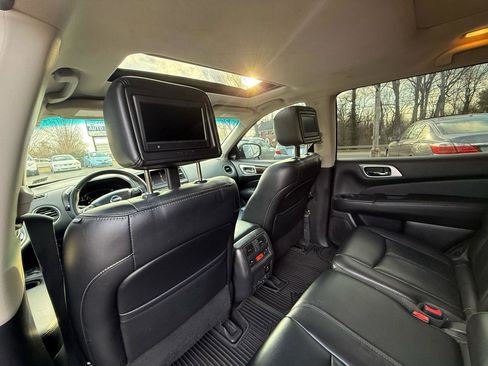 Used 2015 Nissan Pathfinder Platinum w/ Family Entertainment Package image 23