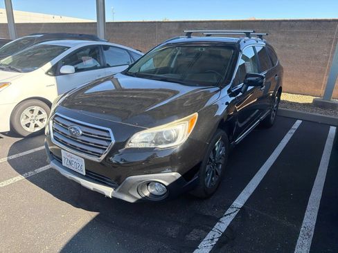 Used 2017 Subaru Outback 2.5i Touring AWD/4WD image 4