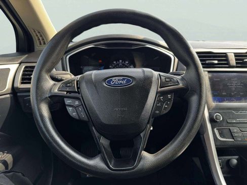 Used 2020 Ford Fusion SE image 24