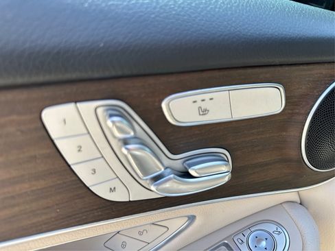 Used 2020 Mercedes-Benz GLC 300 4MATIC w/ Premium Package image 36