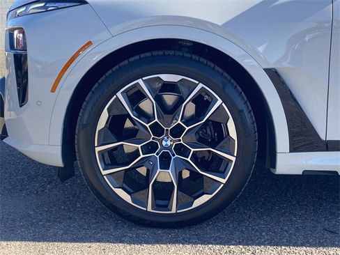 Certified 2025 BMW X7 M60i image 11