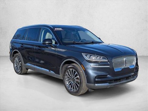 Used 2022 Lincoln Aviator Reserve w/ Equipment Group 201A image 3