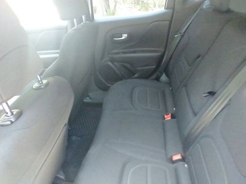 Used 2022 Jeep Renegade Latitude w/ Convenience Group image 17