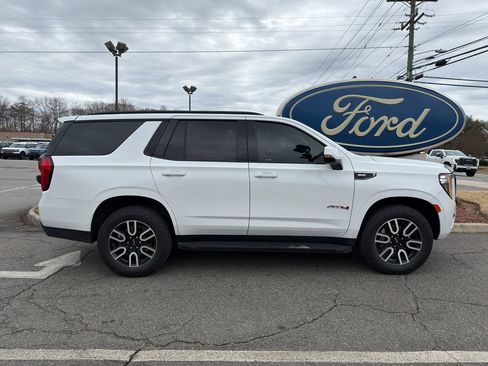 Used 2021 GMC Yukon AT4 image 1