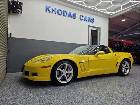 Used 2010 Chevrolet Corvette Grand Sport w/ Preferred Equipment Group RWD image 2