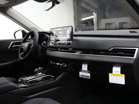 New 2026 Mitsubishi Outlander Trail Edition image 17