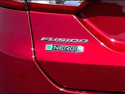 Used 2017 Ford Fusion Energi Titanium FWD image 31