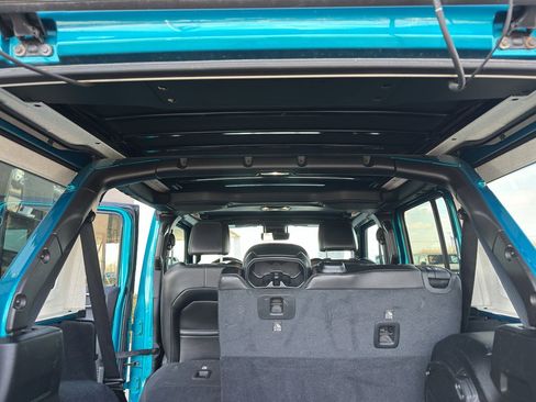 Used 2020 Jeep Wrangler Unlimited Sahara w/ Advanced Safety Group image 40