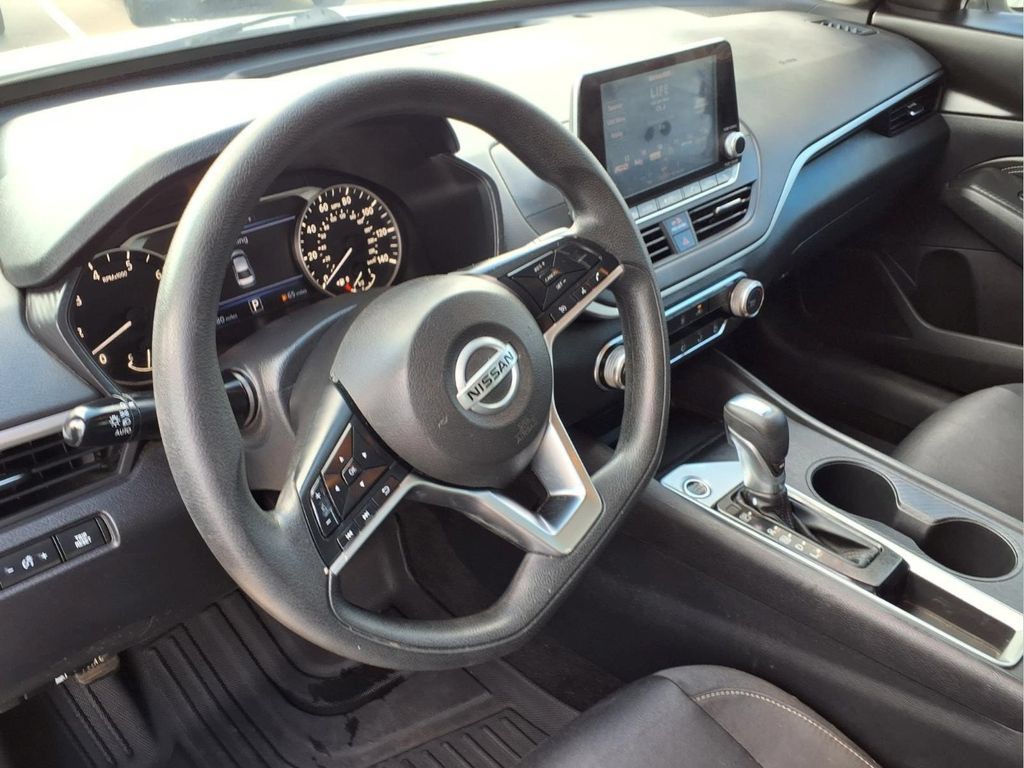 Used 2020 Nissan Altima 2.5 S FWD image 16