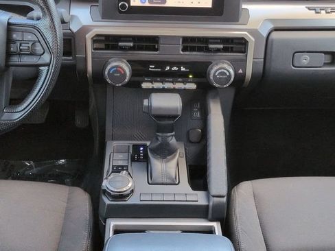Used 2024 Toyota Tacoma SR5 AWD/4WD image 19