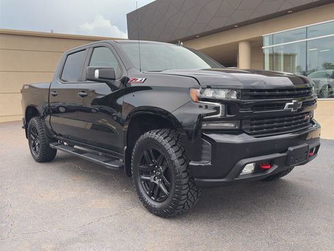Used 2022 Chevrolet Silverado 1500 LT Trail Boss w/ Safety Package AWD/4WD image 3