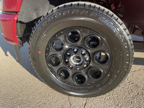 New 2026 Ford F250 Lariat w/ Black Appearance Package image 35