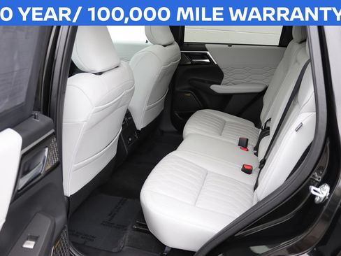 Used 2025 Mitsubishi Outlander AWD image 7