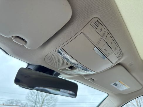 Used 2021 Mercedes-Benz GLC 300 4MATIC image 25