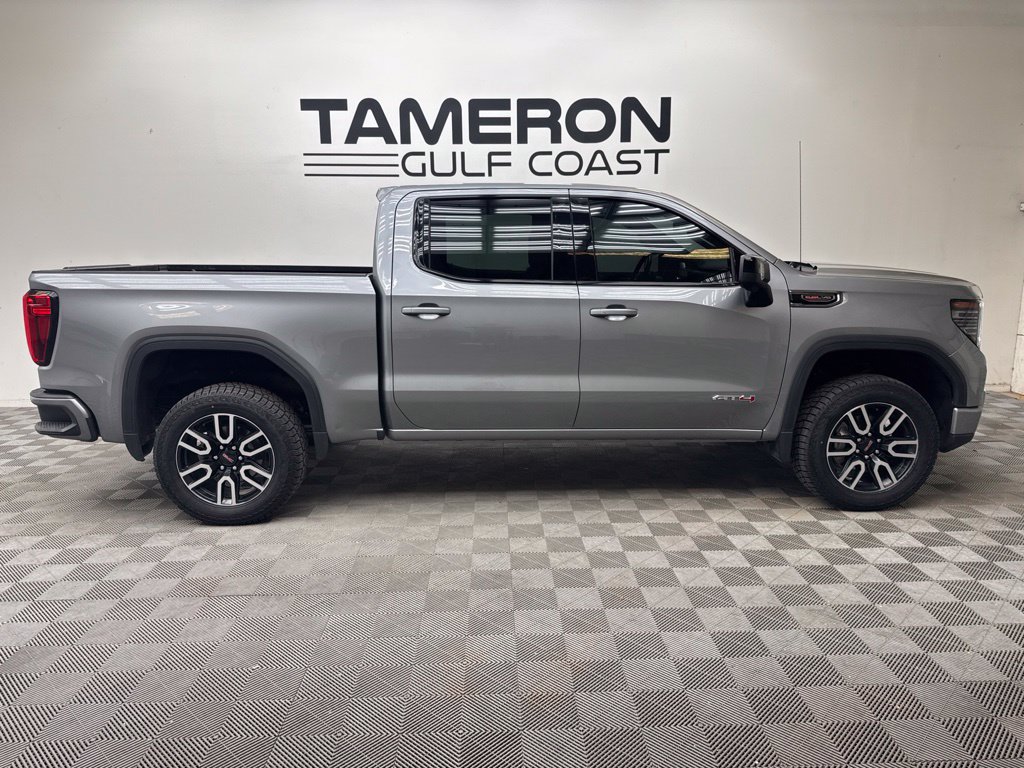 Used 2025 GMC Sierra 1500 AT4 w/ AT4 Premium Package AWD/4WD image 4