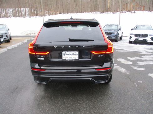 Certified 2023 Volvo XC60 B5 Plus w/ Climate Package image 6