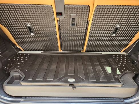 Used 2024 Land Rover Defender 90 Carpathian Edition image 30